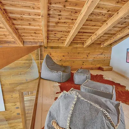 Zell Spacious And Warm Apartment *