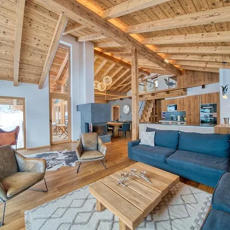 Zell Spacious And Warm Apartment *